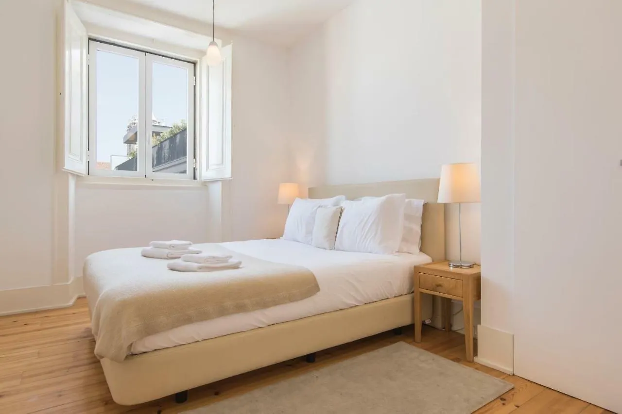 Apartment Lovelystay - Sunny Santa Catarina II Lisbon