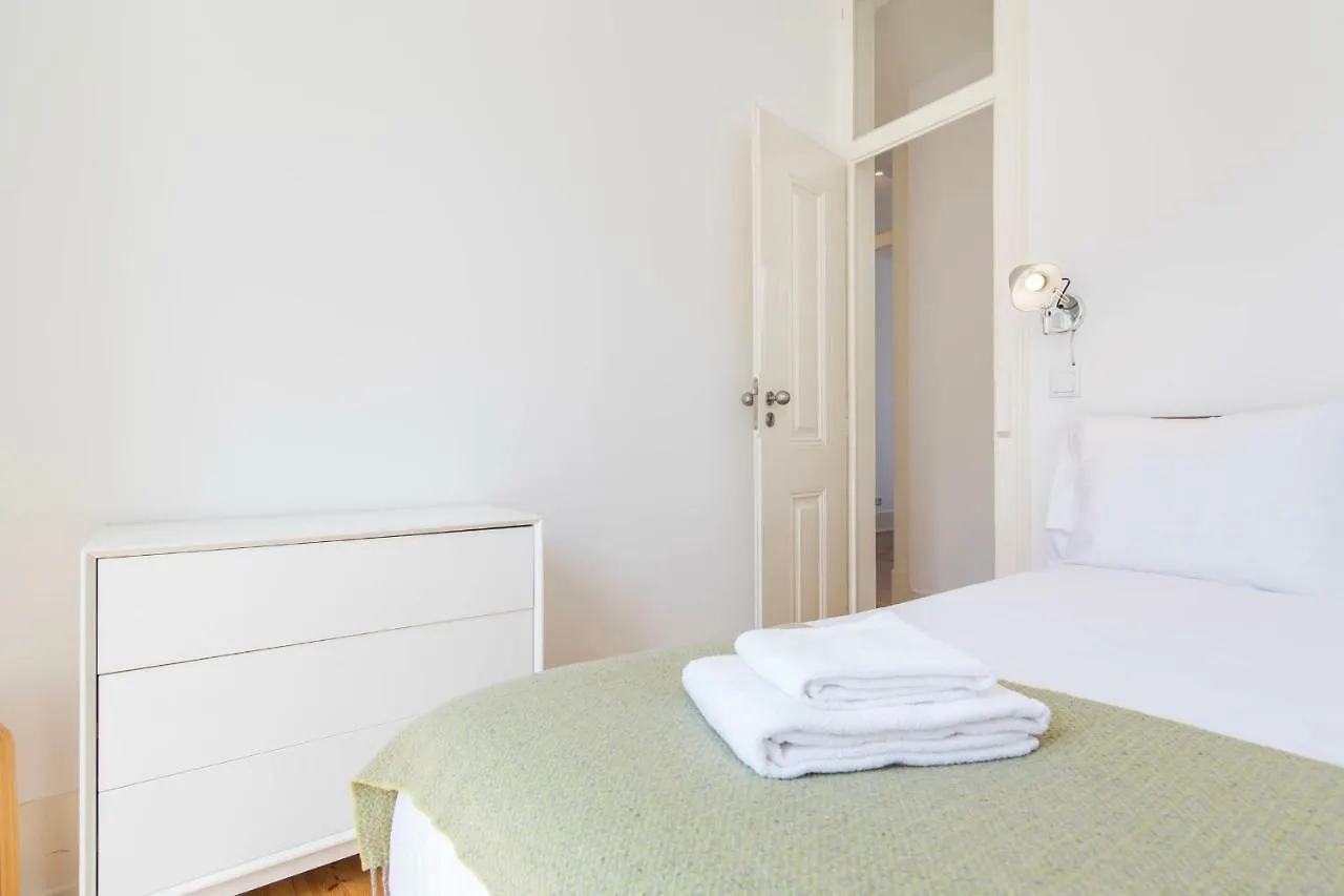 Apartment Lovelystay - Sunny Santa Catarina II Lisbon