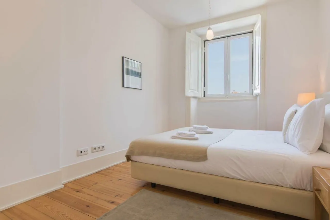 Lovelystay - Sunny Santa Catarina II Lisbon Apartment